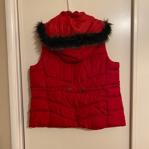 Faded Glory puffy vest in red, XL - Picture 2 of 2